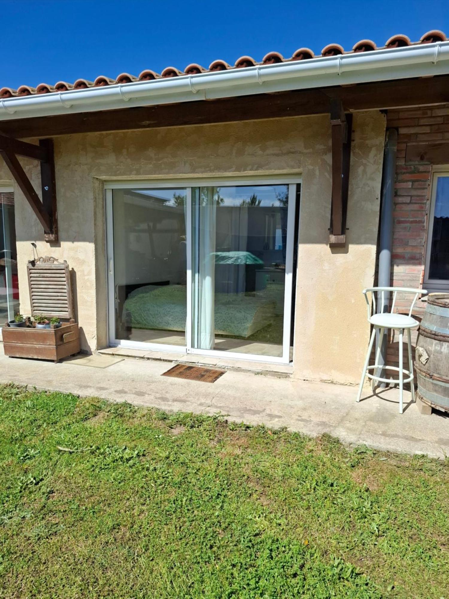 Chambre Lesparre-Médoc Exteriör bild